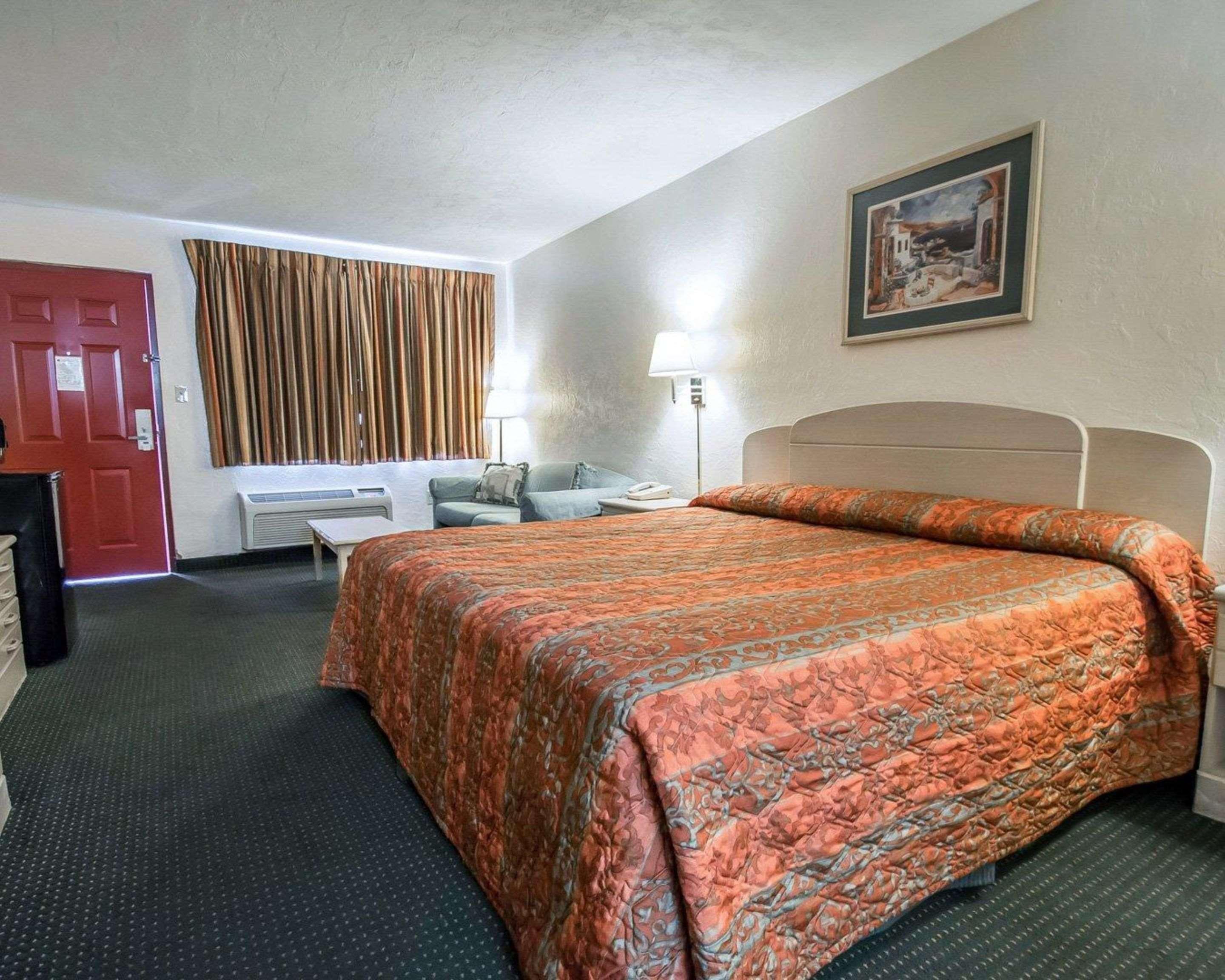 Rodeway Inn Gainesville - University Area Zewnętrze zdjęcie