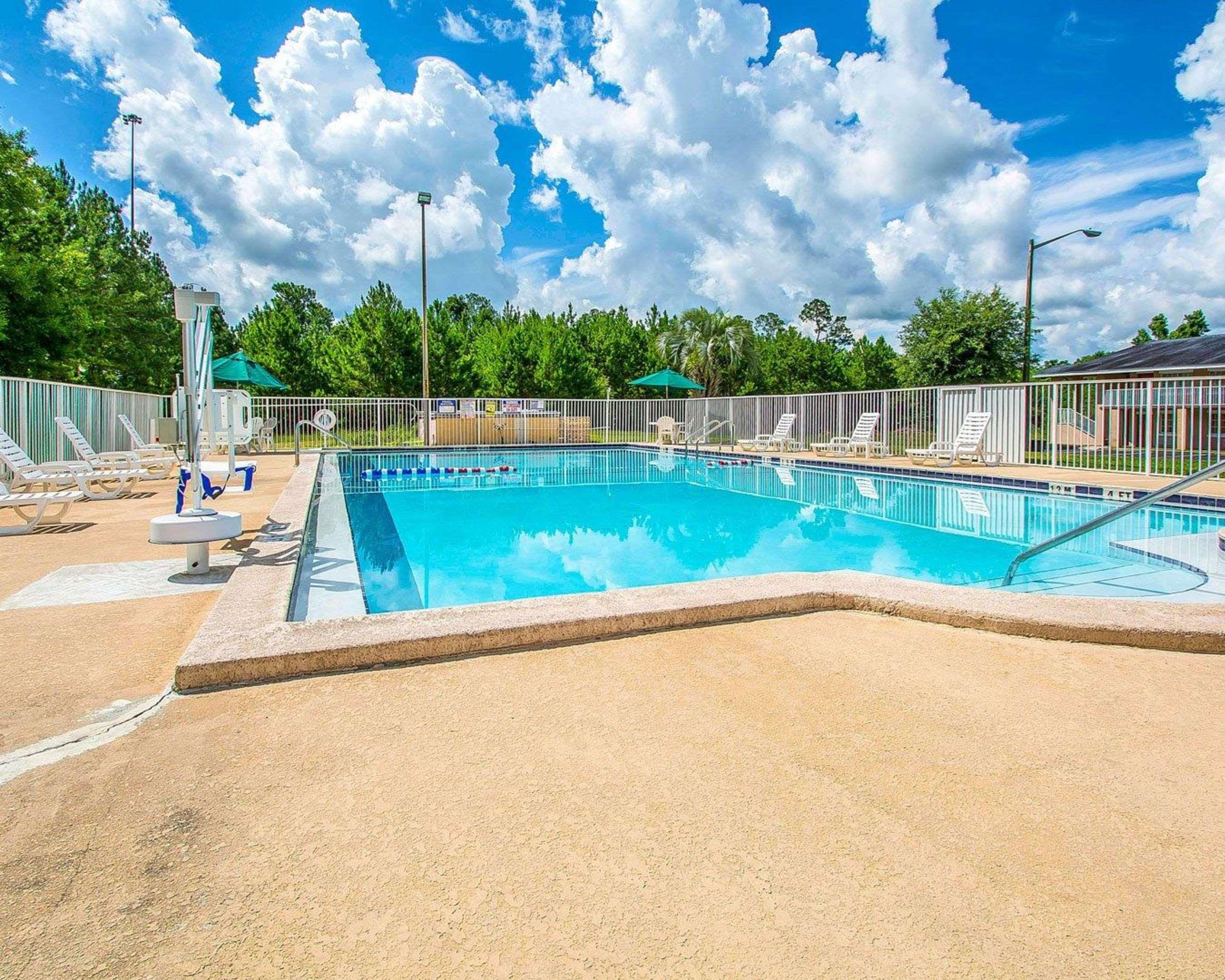 Rodeway Inn Gainesville - University Area Zewnętrze zdjęcie